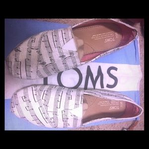 TOMS women’s 10